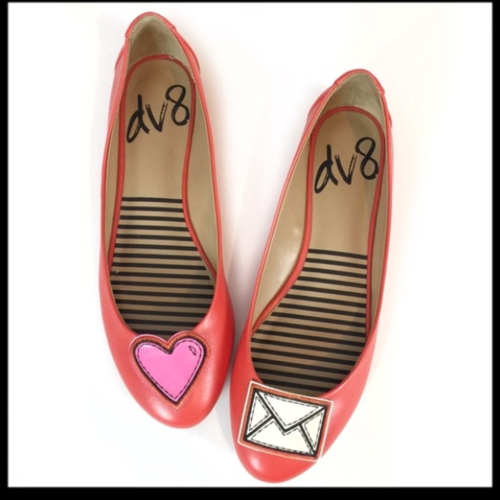 Icon do anything flat in heart nwob size 7